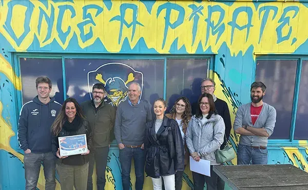 Groepsfoto van de medewerkers van makelaarskantoor Life Experts